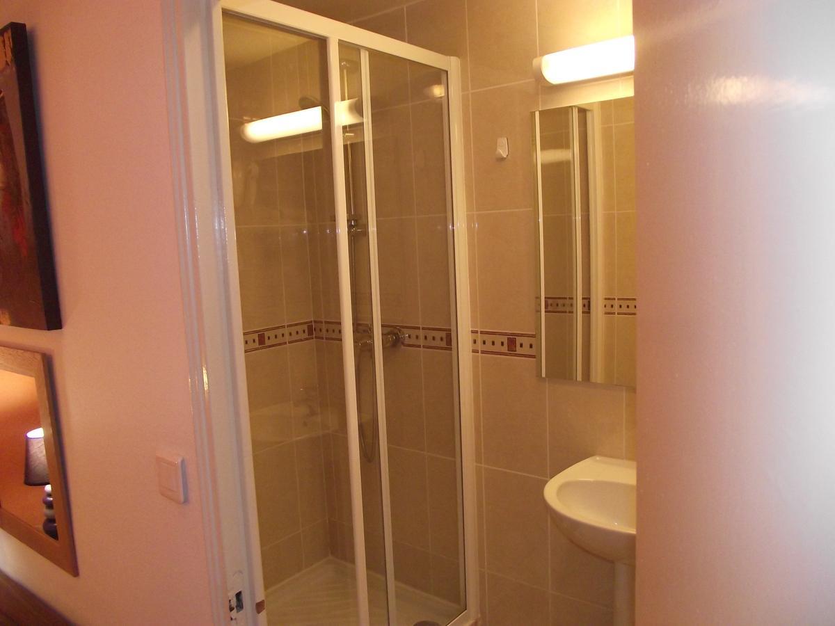 Le Nouvel Hotel Du Theatre Paris Room photo