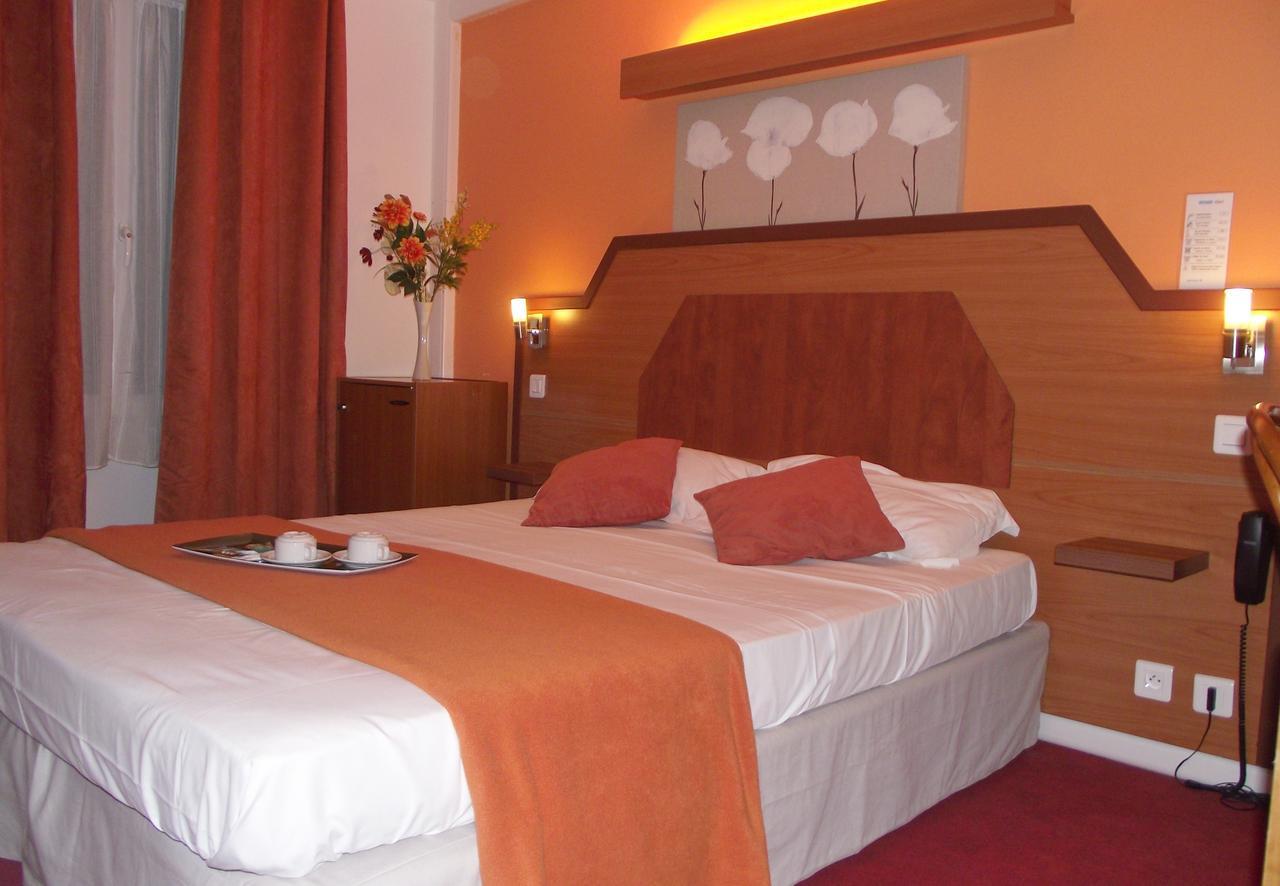 Le Nouvel Hotel Du Theatre Paris Room photo