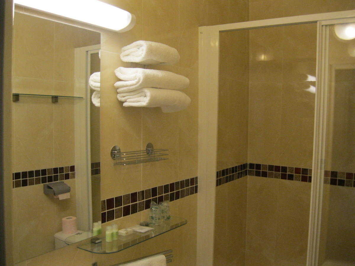 Le Nouvel Hotel Du Theatre Paris Room photo