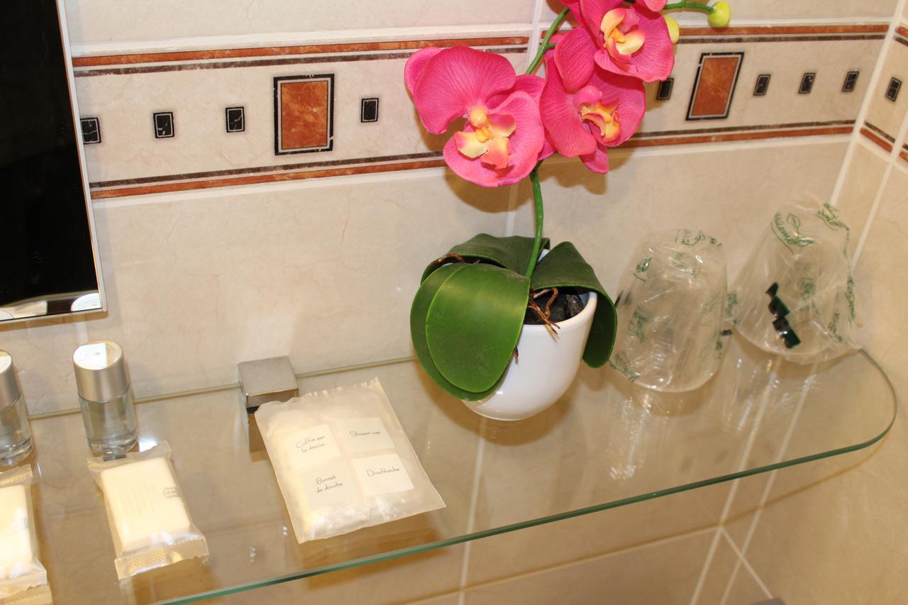 Le Nouvel Hotel Du Theatre Paris Room photo